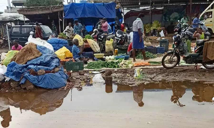 பொதுமக்கள் அவதி