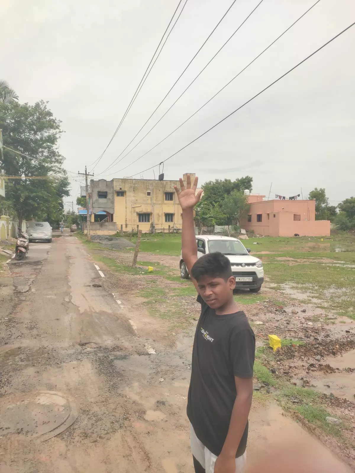 தாழ்வாக செல்லும் மின்கம்பி