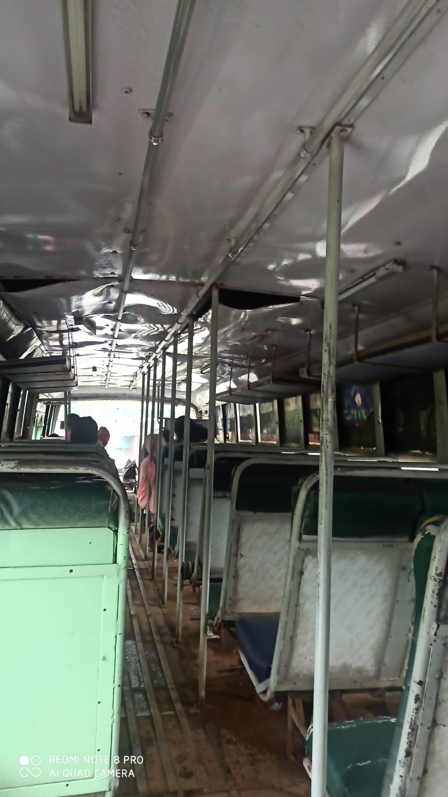 மேற்கூரை சேதம் மேற்கூரை சேதம்