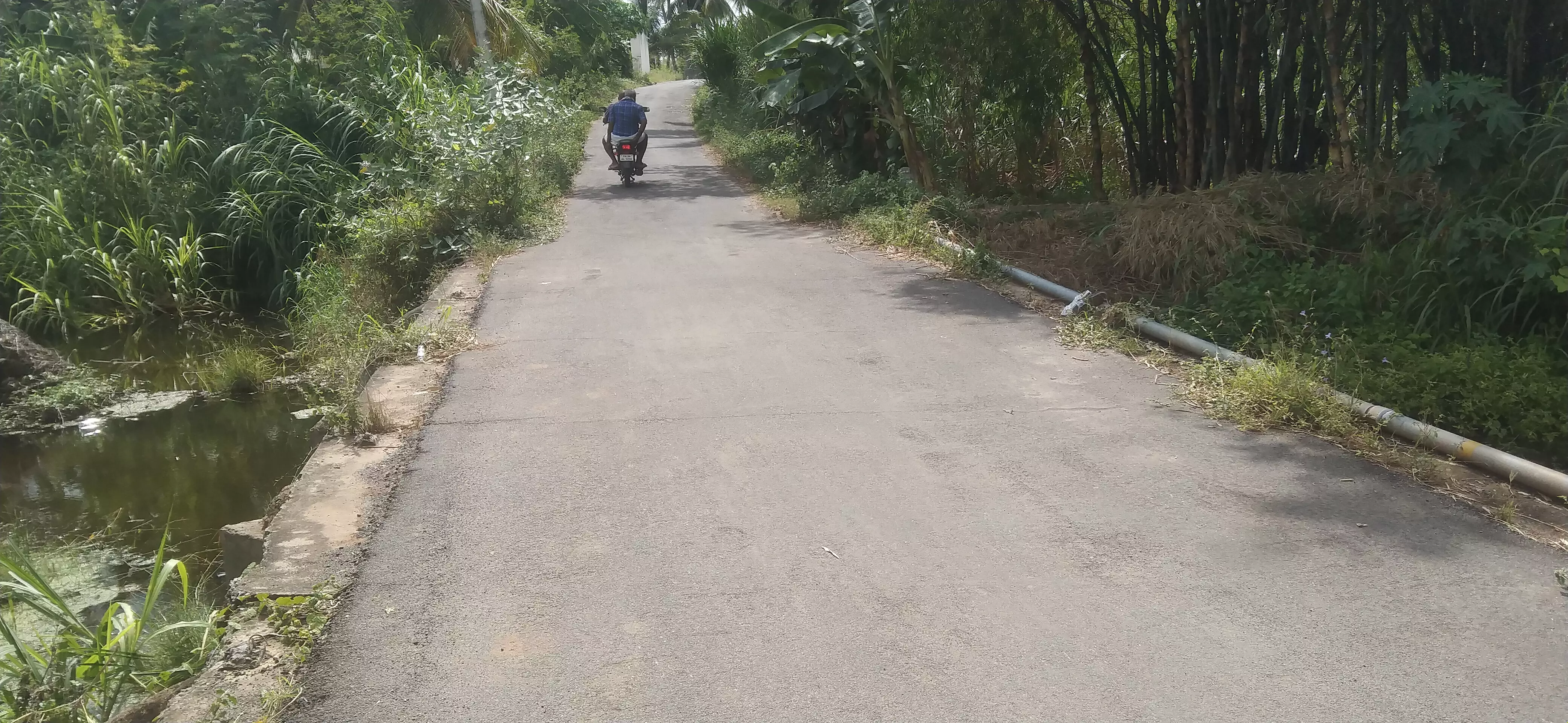 தடுப்பு சுவர் கட்டவேண்டும்