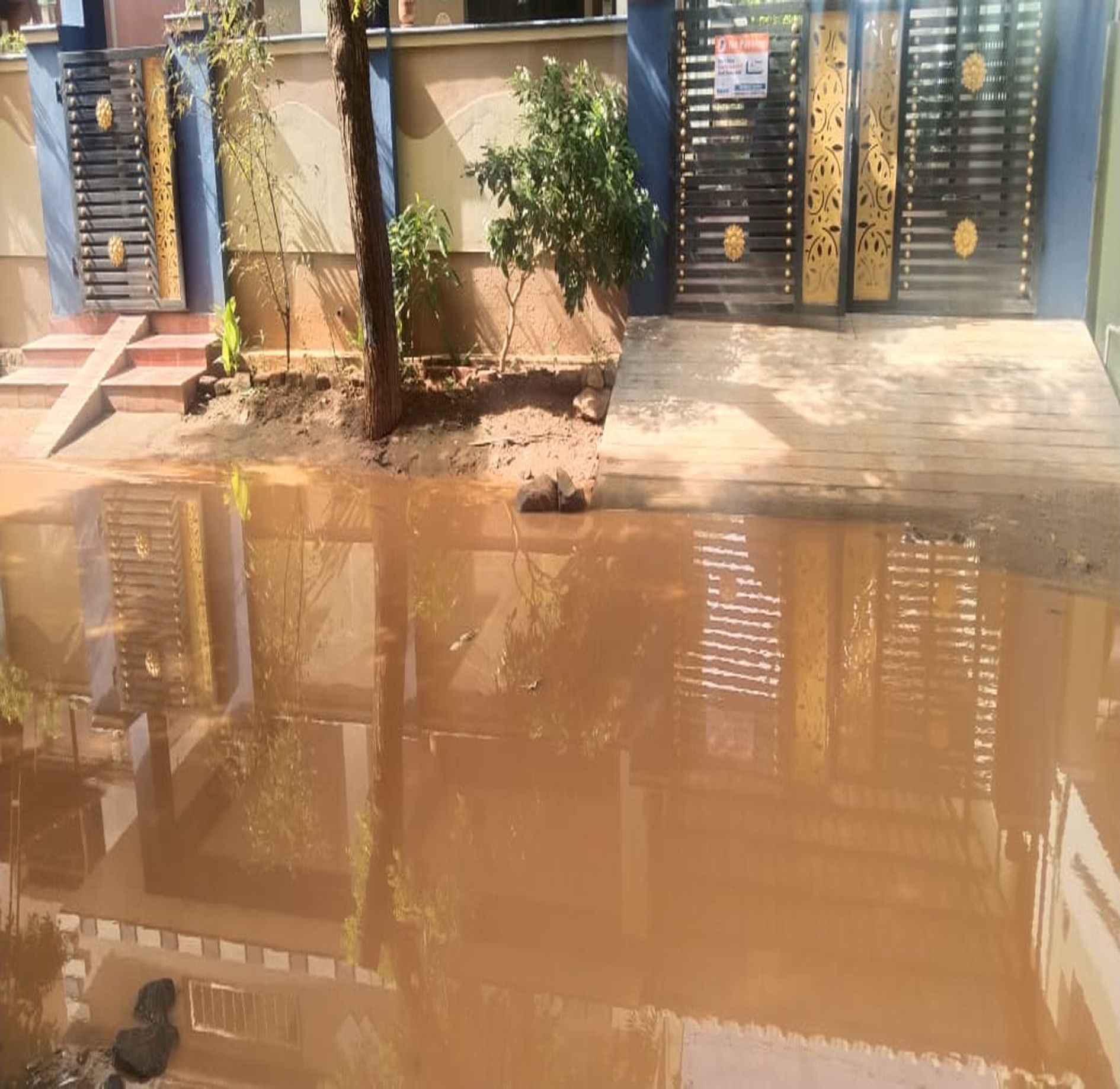 குளமாக மாறிய தெரு