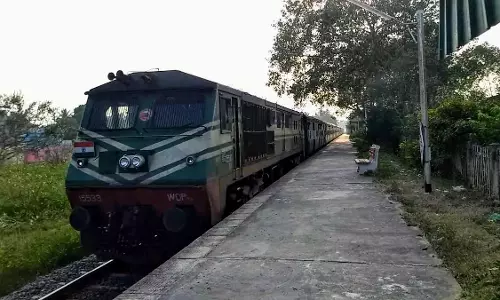 ரெயில்கள் நின்று செல்லுமா?