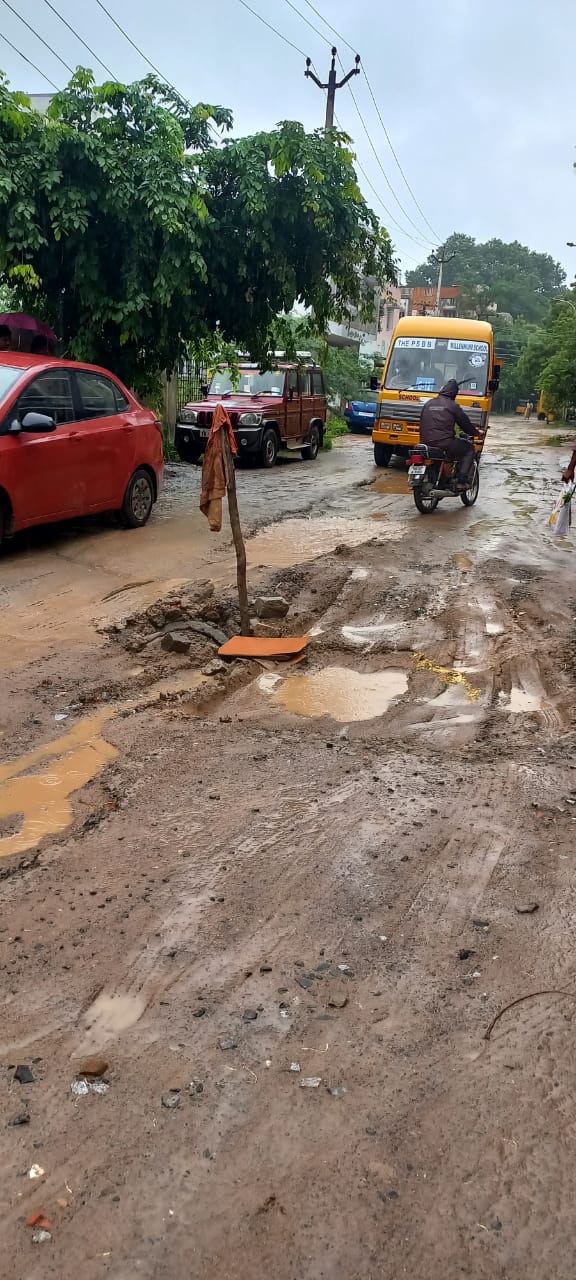 சாலை மோசம், மக்கள் அவதி