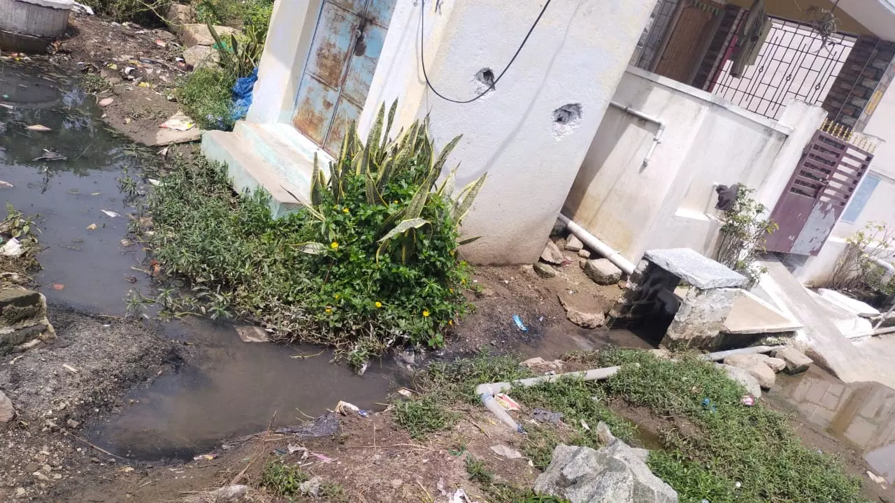 சாக்கடை கால்வாய்