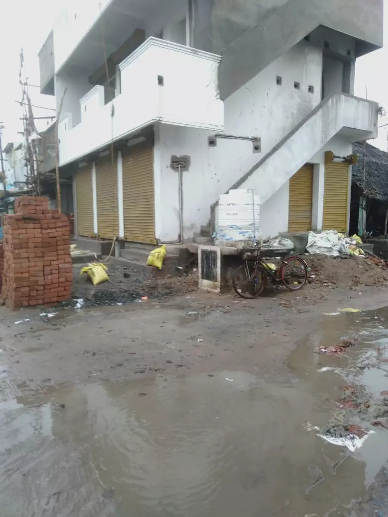 சேதமடைந்த சாலையை சீரமைக்க வேண்டும்