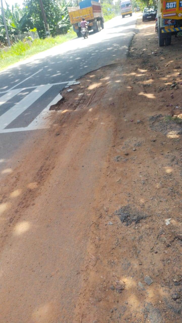 சாலையில் பள்ளம்