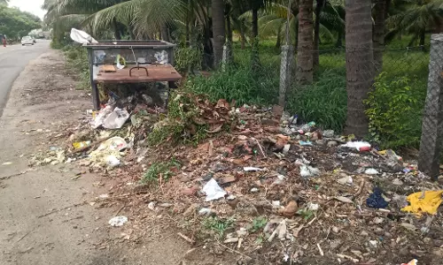 குப்பைகளால் சுகாதார சீர்கேடு குப்பைகளால் சுகாதார சீர்கேடு