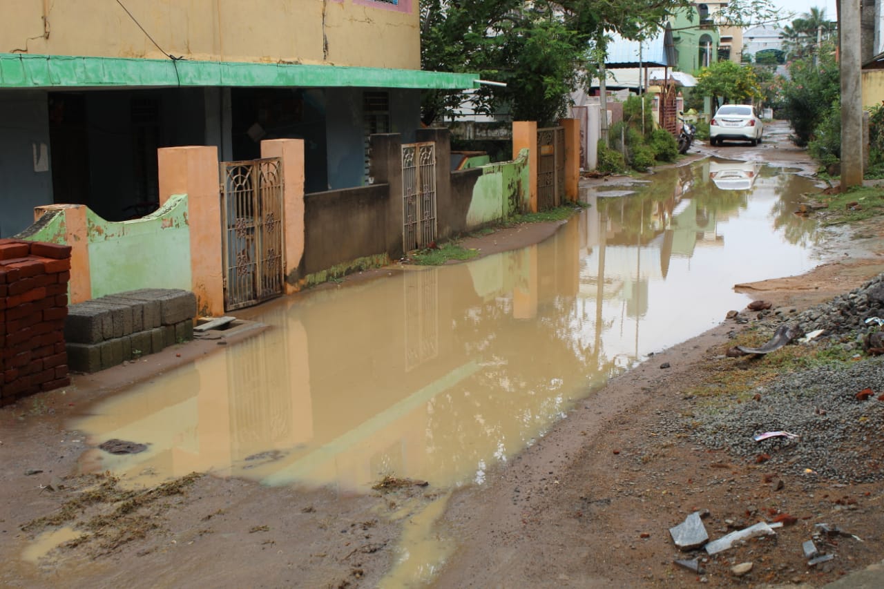 சாலை வசதி வேண்டும்