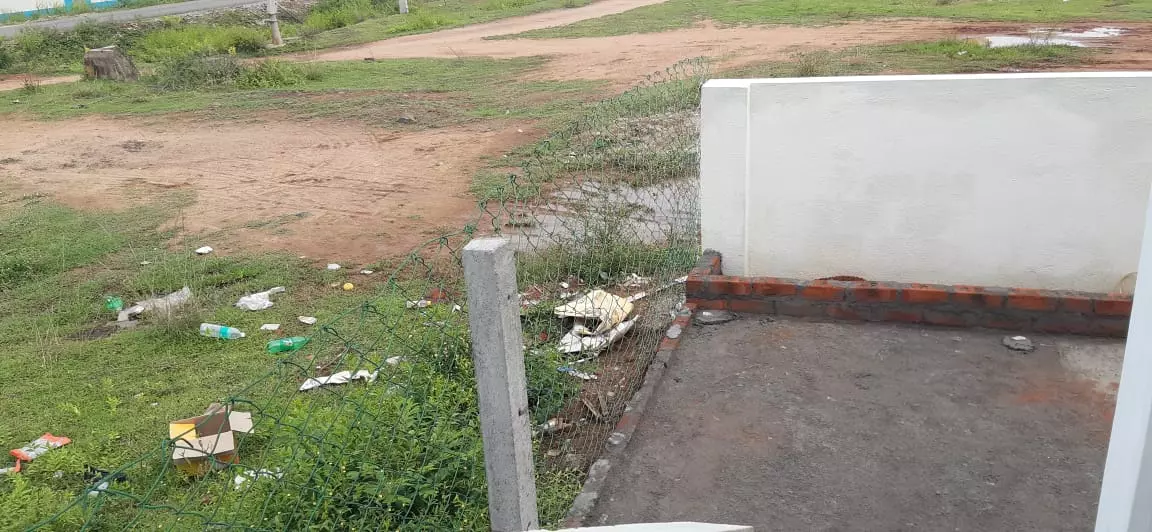 மதுப்பிரியர்கள் அட்டகாசம்