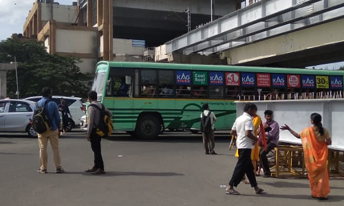 நிழற்குடை அமைக்கப்படுமா?