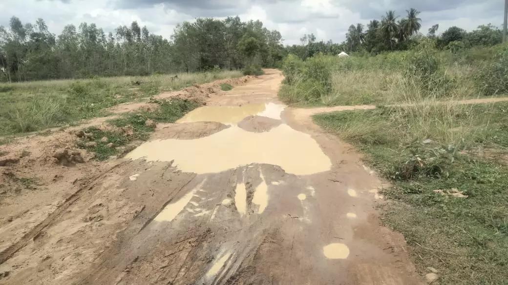 குட்டைபோல் மாறிய சாலை குட்டைபோல் மாறிய சாலை