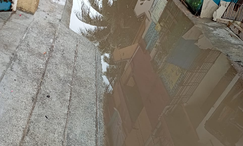 குடியிருப்புகளில் தேங்கும் கழிவுநீர்