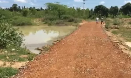 குளம் ஆக்கிரமிப்பு குளம் ஆக்கிரமிப்பு