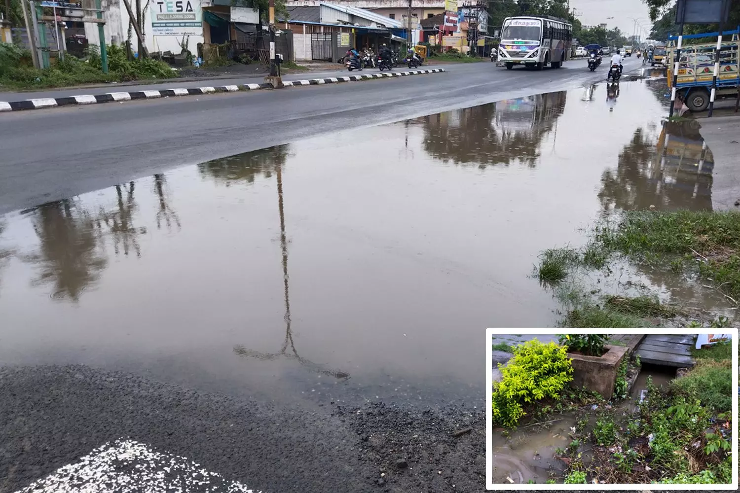 சாலையில் தேங்கிய மழைநீர் சாலையில் தேங்கிய மழைநீர்