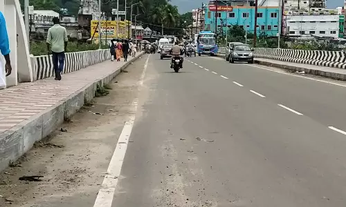 சாலை சேதம்