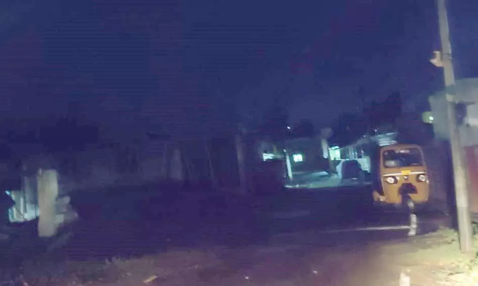 ஒளிராத தெருவிளக்குகள்