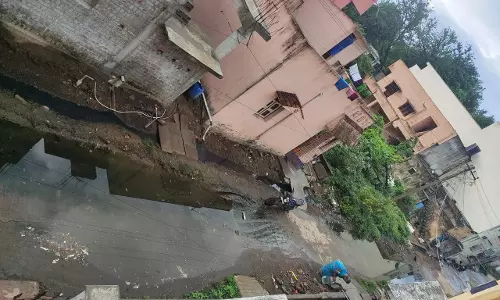 பாதிக்கப்படும் மக்கள் பாதிக்கப்படும் மக்கள்