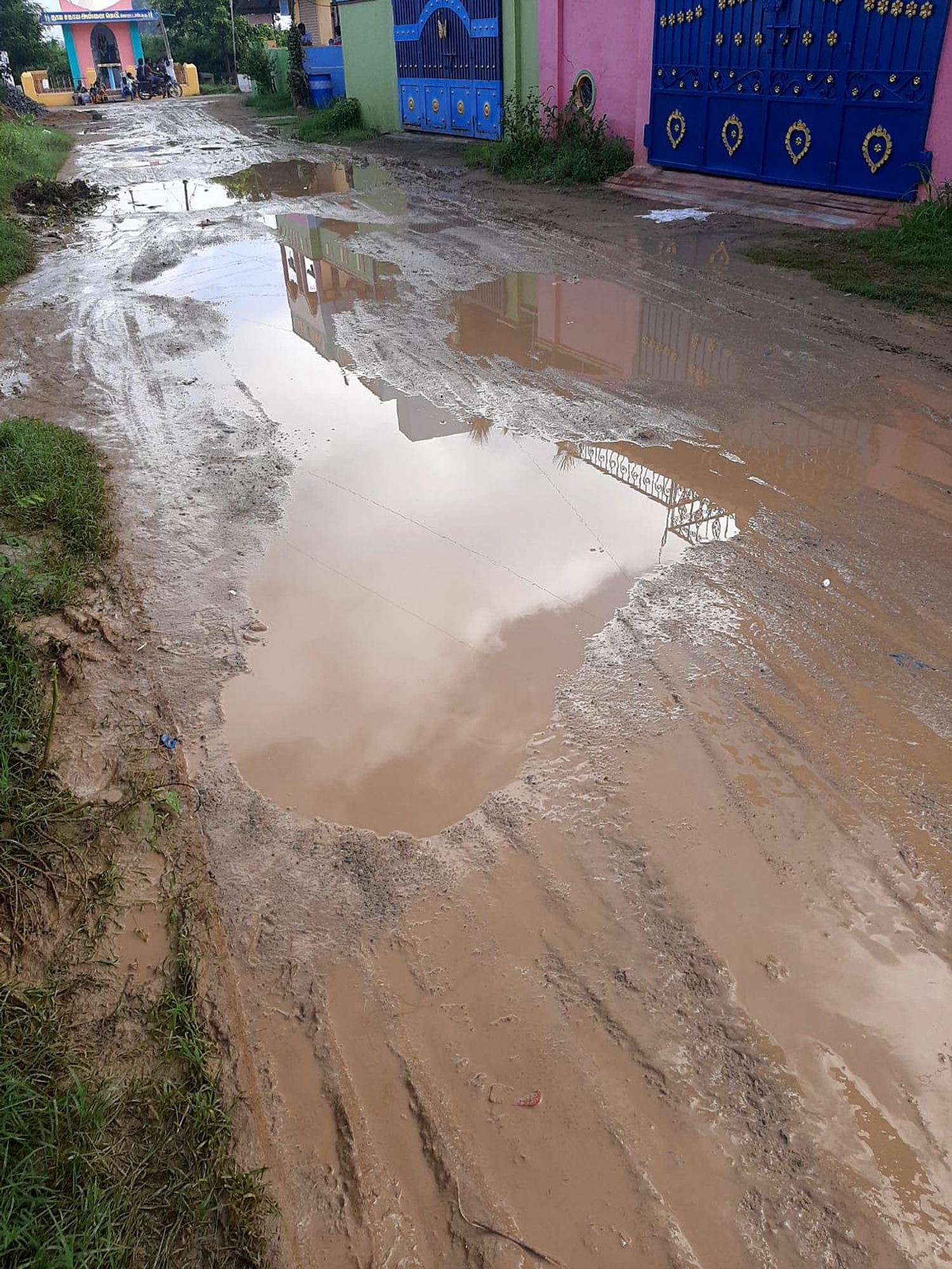 சாலையை சீர் செய்வார்களா?