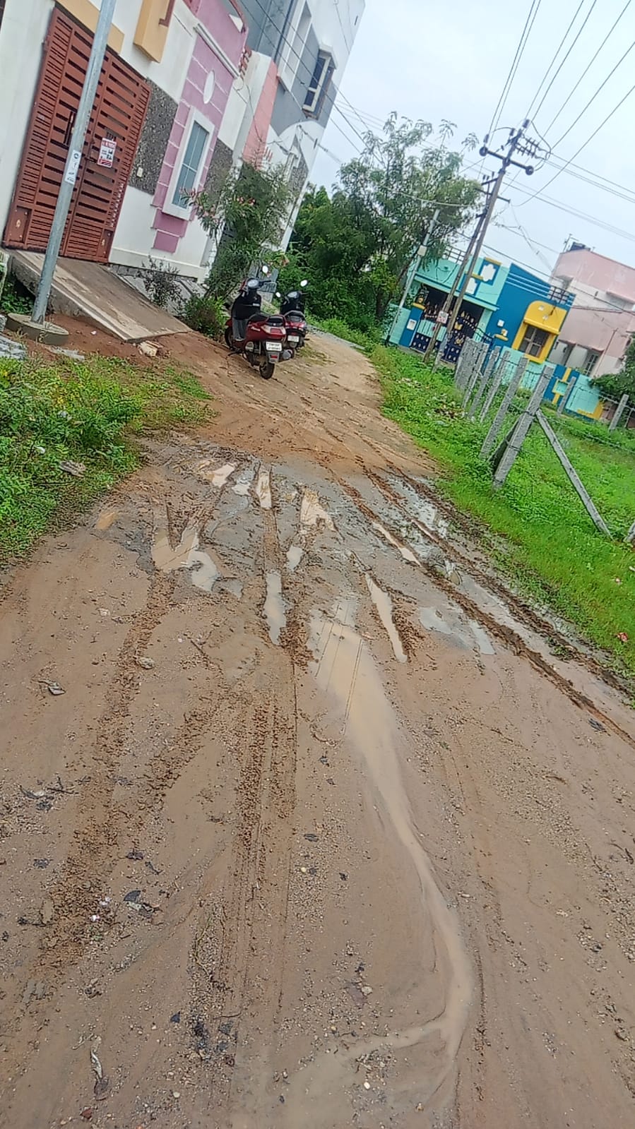 தேங்கி நிற்கும் கழிவு நீர்