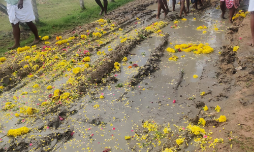 சாலை வசதி வேண்டும்