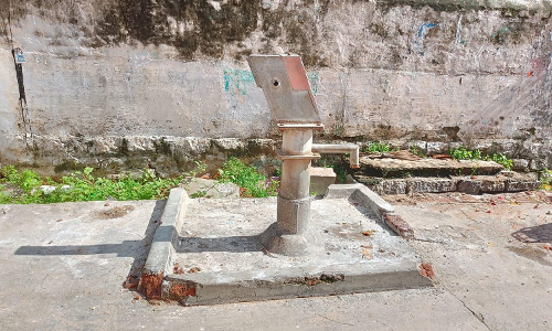 அடிபம்பை சீரமைத்து தருவார்களா?