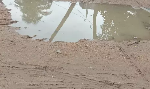 போக்குவரத்துக்கு லாயக்கற்ற சாலை