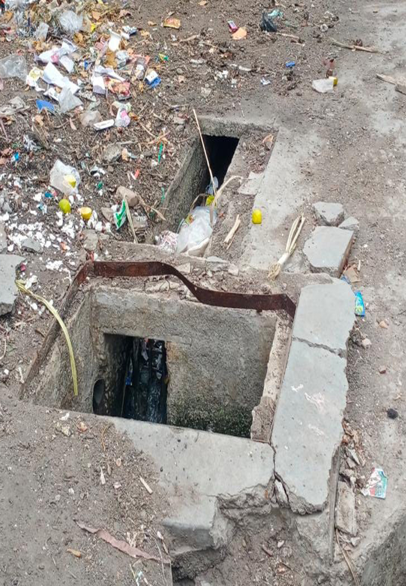 திறந்து கிடக்கும் பாதாள சாக்கடை