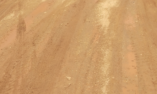 சேறும், சகதியுமான சாலை சேறும், சகதியுமான சாலை