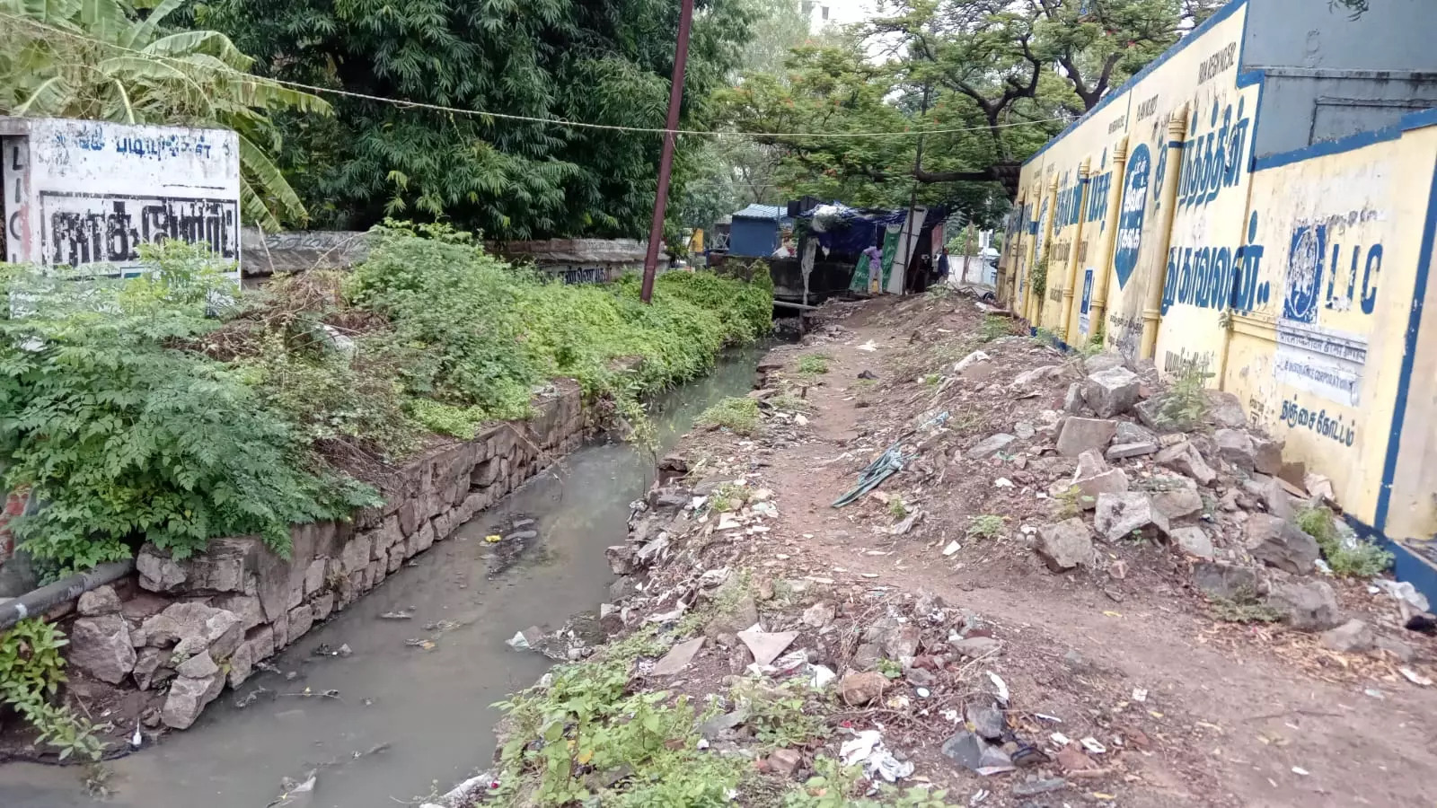 தேங்கி நிற்கும் கழிவுநீர்