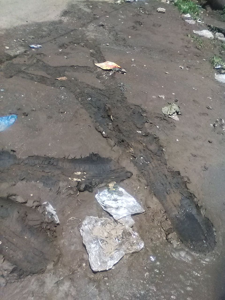 அலங்கோலமான தெரு