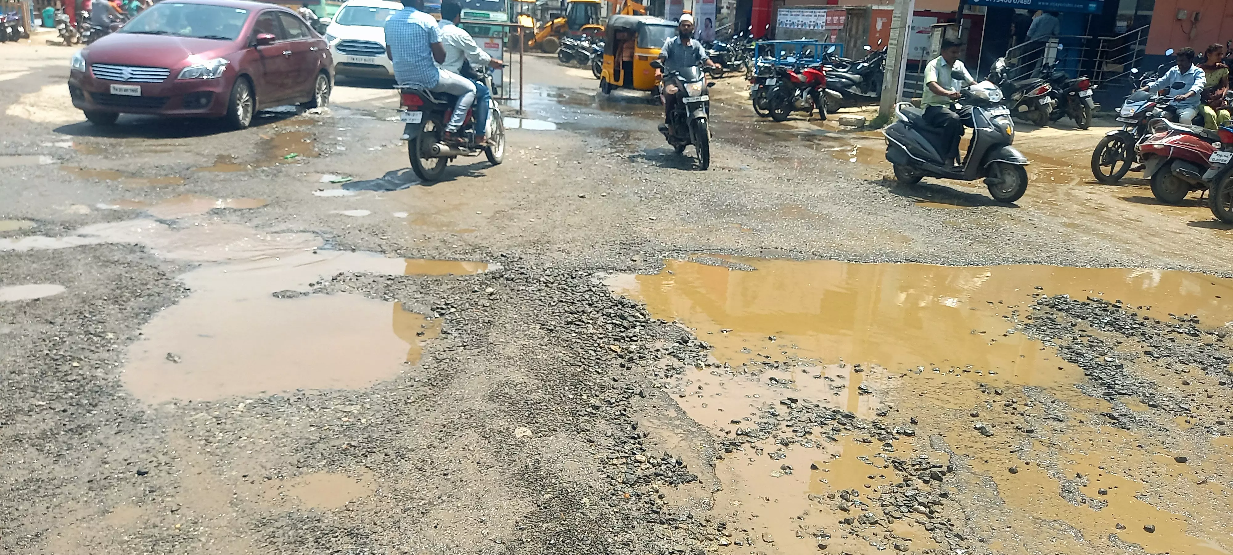 சாலைைய சீர் செய்வார்களா?