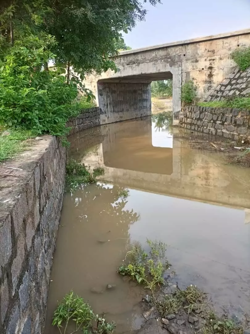 சுரங்கப்பாதையில் தேங்கும் மழைநீர் சுரங்கப்பாதையில் தேங்கும் மழைநீர்