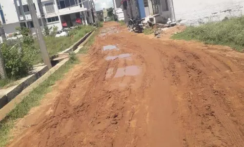 சாலை அமைக்க வேண்டும் சாலை அமைக்க வேண்டும்