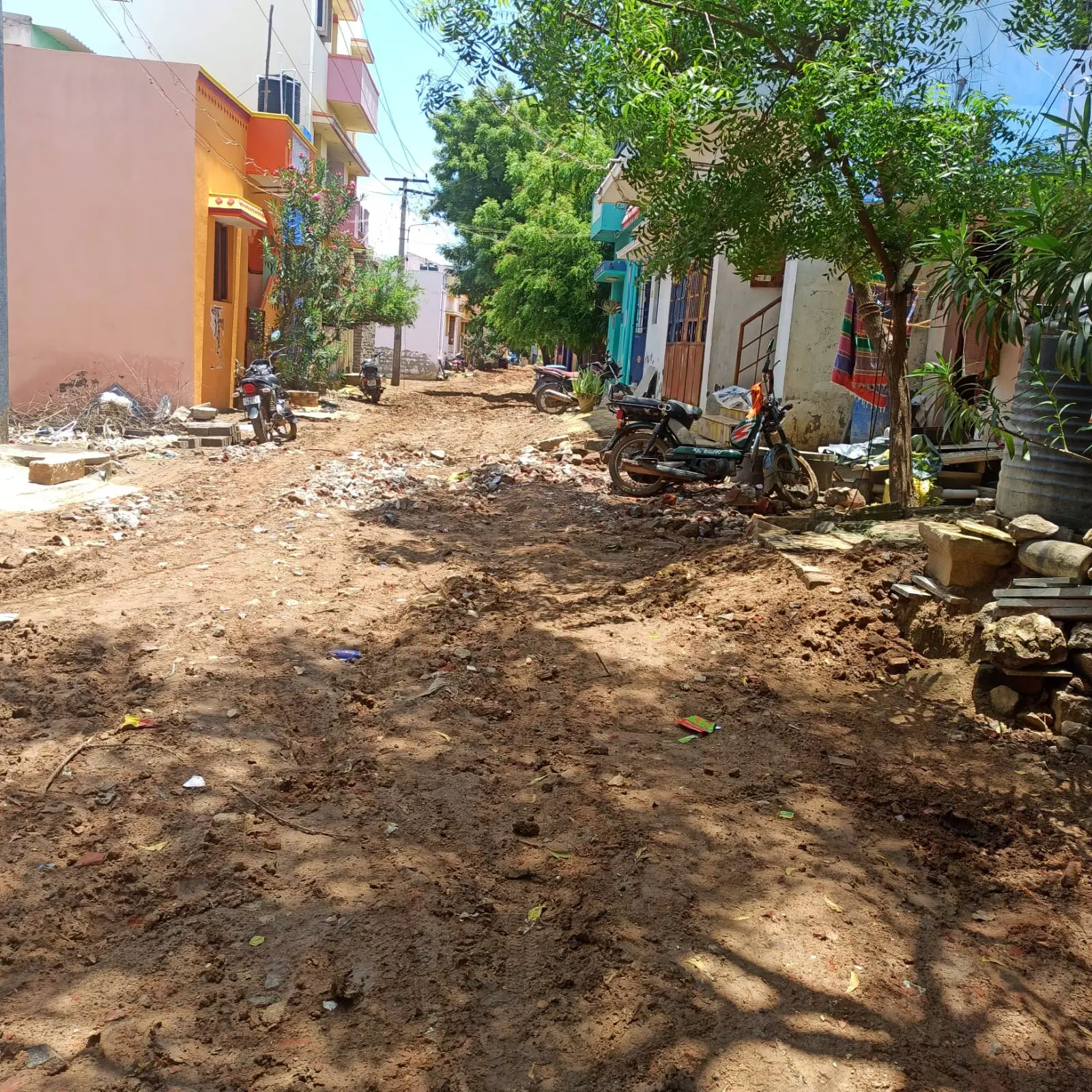 தார்ச்சாலை வசதி வேண்டும் தார்ச்சாலை வசதி வேண்டும்