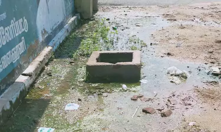 அங்கன்வாடி அருகில் சுகாதார சீர்கேடு