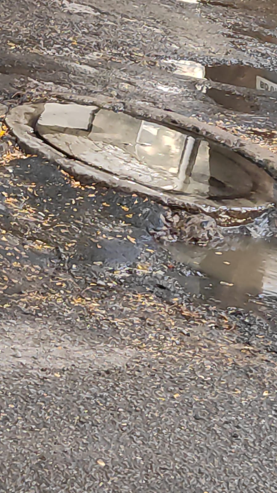 கழிவுநீர் கால்வாய் சேதம்