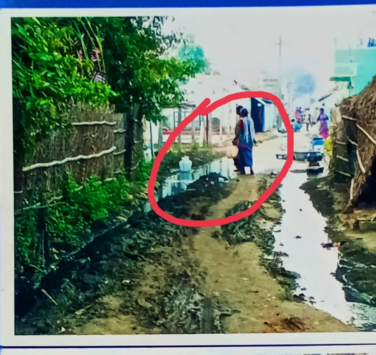 கழிவுநீர் கலந்து வரும் குடிநீர்