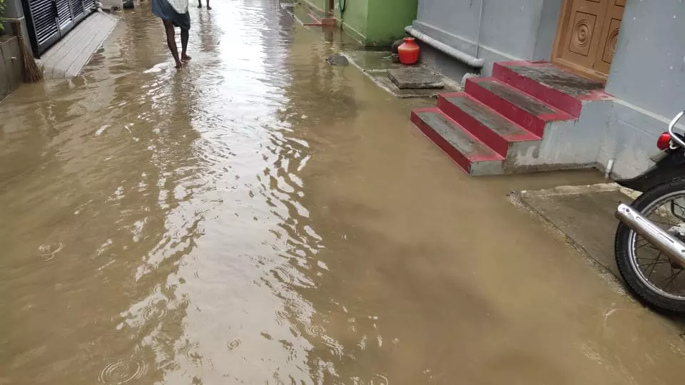 சாக்கடை கால்வாய் வசதி