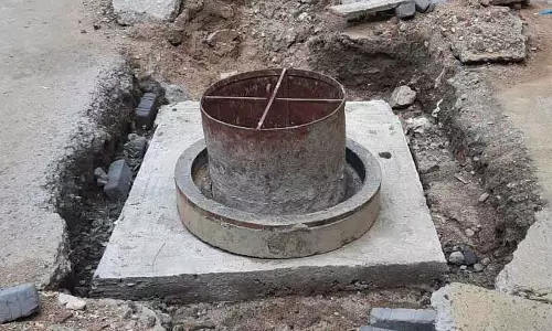 பாதியில் நிற்கும் பணி