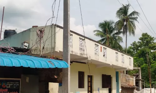 புதிய மின்கம்பம் பொருத்தப்பட்டது