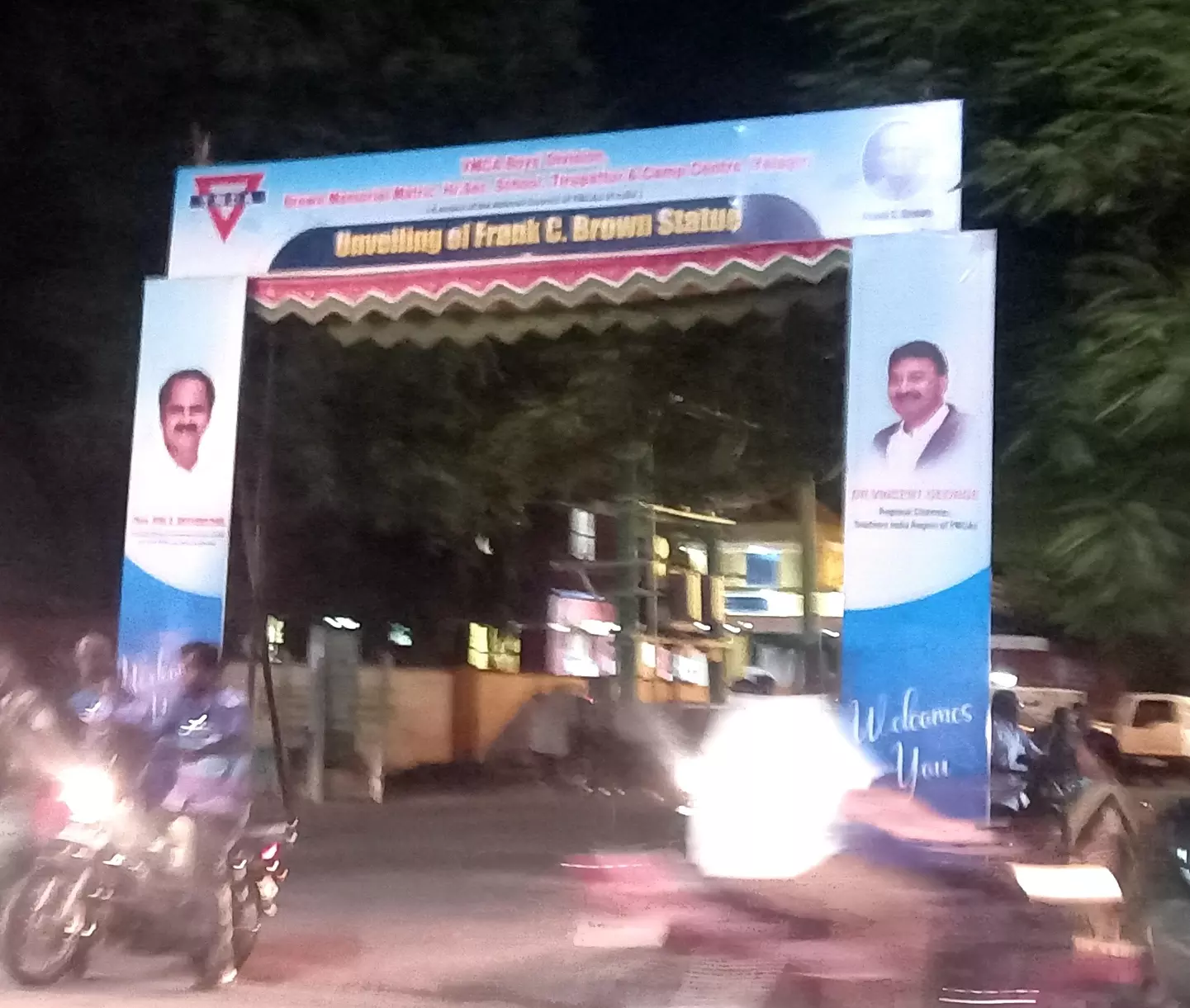 அலங்கார வளைவுகள் அகற்றப்படுமா?