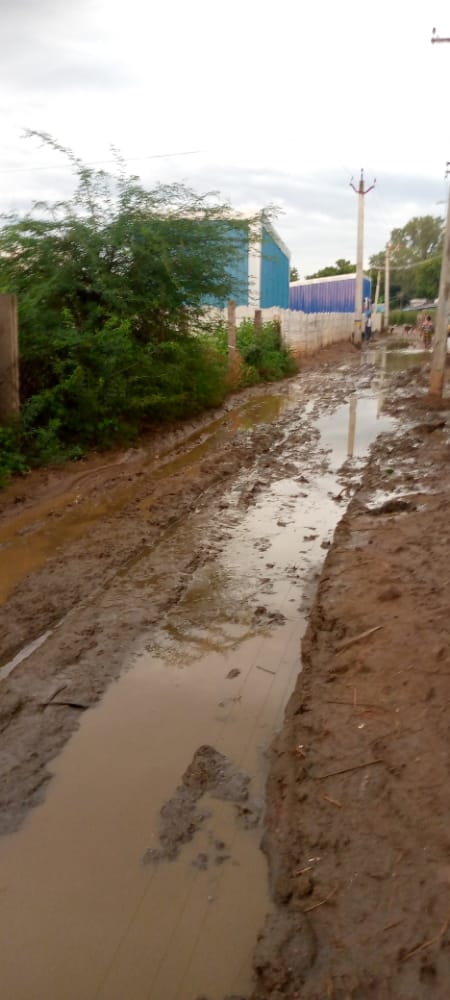 தார்ச்சாலை வேண்டும் தார்ச்சாலை வேண்டும்