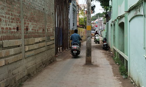 வாகன ஓட்டிகள் அவதி வாகன ஓட்டிகள் அவதி