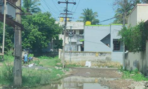 குளமாக மாறிய சாலை