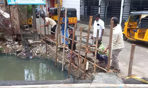 தடுப்புச்சுவர் வேண்டும்