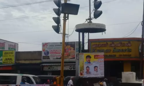 பழுதடைந்த போக்குவரத்து சிக்னல்