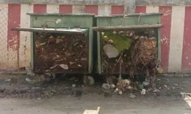 குவிந்து கிடக்கும் குப்பைகள்