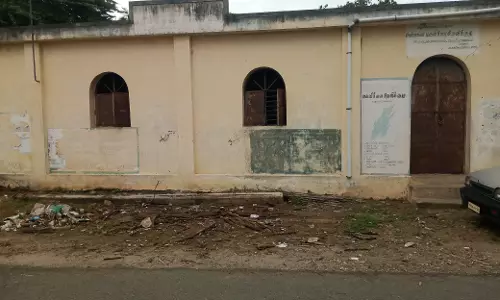 பயனற்ற ஆயத்த ஆடை கட்டிடம்