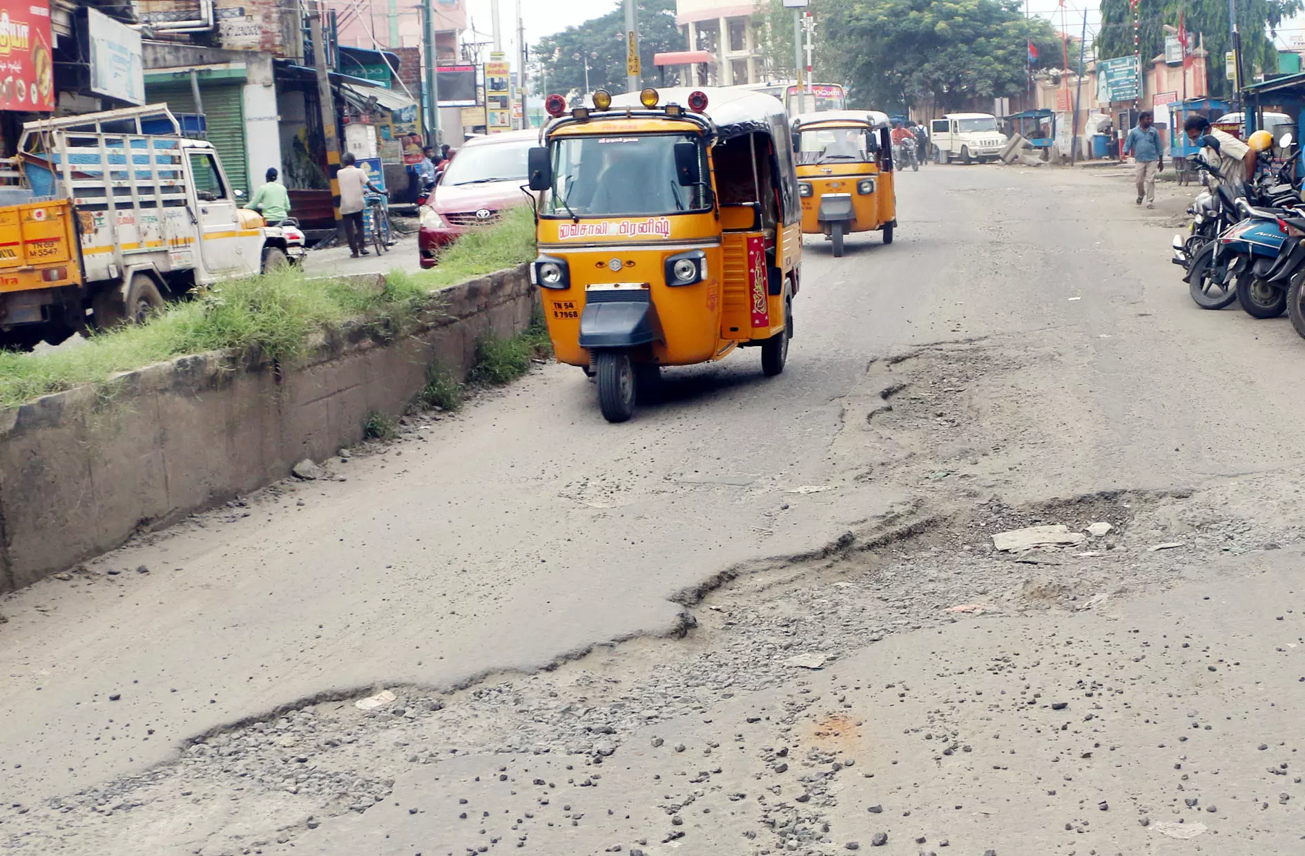 சாலை சீரமைக்கப்படுமா?