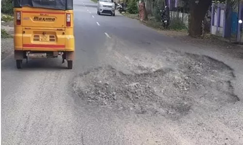 உயிர்பலி வாங்கும் பள்ளம் உயிர்பலி வாங்கும் பள்ளம்